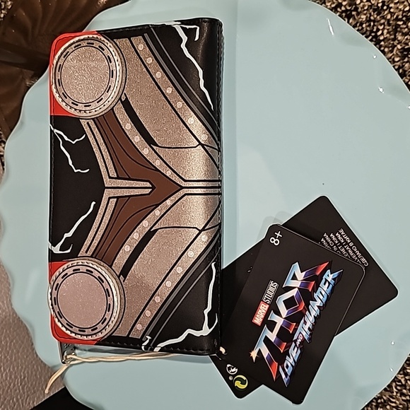 Loungefly Marvel Thor love and thunder glows in dark wallet NWT - Picture 3 of 5